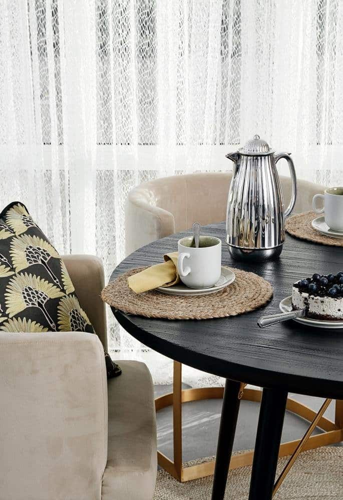 Matbord Luvua Black Wood